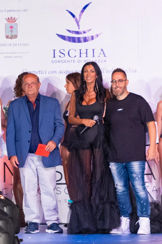 Luigi Cacciapuoti, Magda Mancuso e Alberto Spina sul palco di Miss Ischia 2025